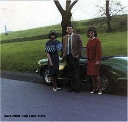 1964 Dave Miller and two girls by car near Unna