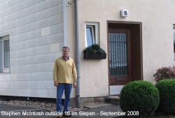  2008 - Stephen McIntosh outside 16 im Siepen, East Belgiques 